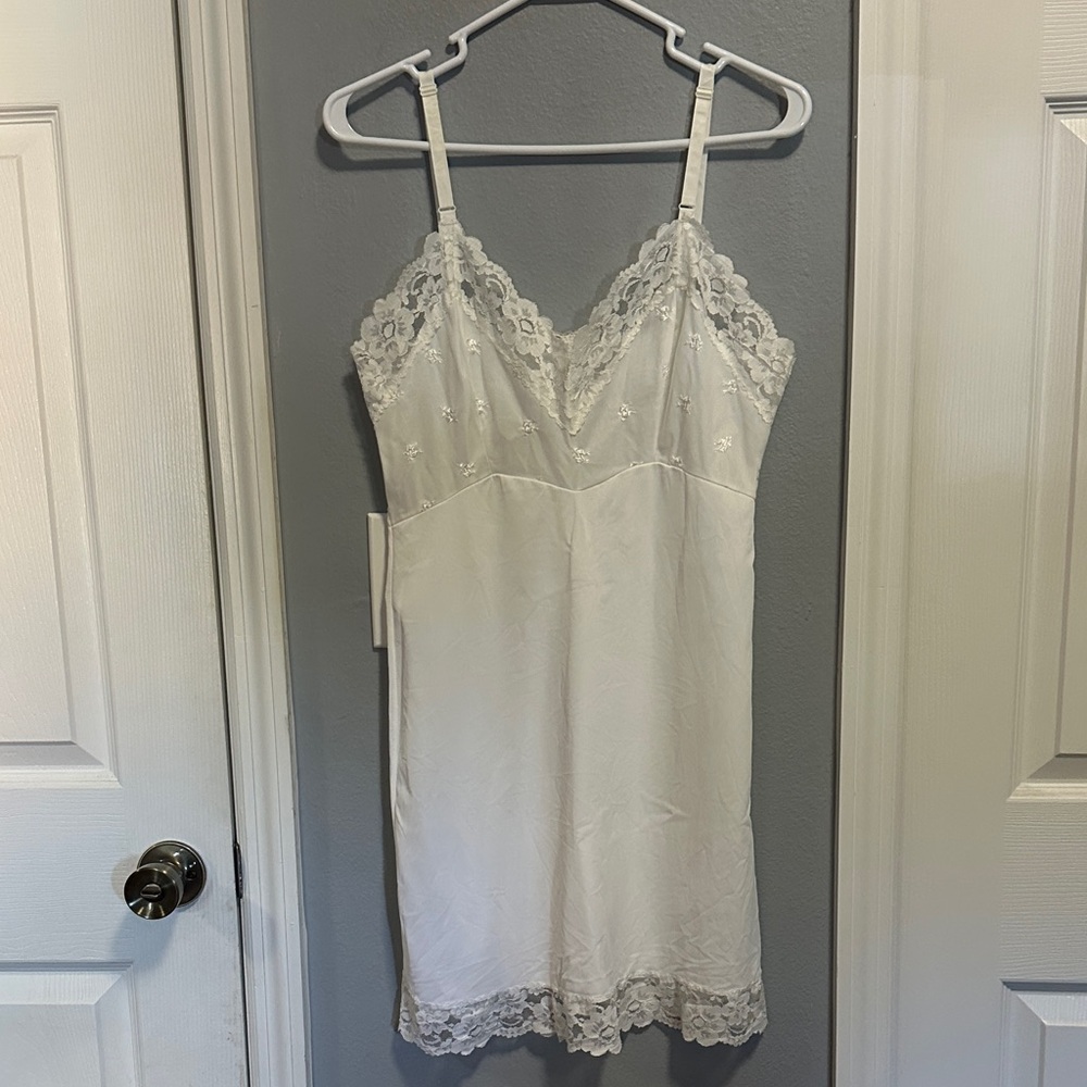 Vintage Wonder Val Ivory Lace Short Slip Dress